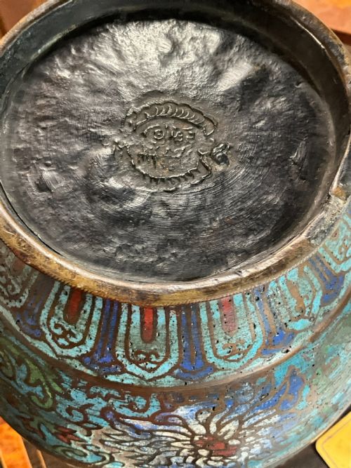 A PAIR OF DECORATIVE EARLY 20TH CENTURY ORIENTAL CLOISONNE VASES - ADDITIONAL PHOTO 5