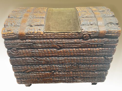 A DUTCH DOME TOPPED WOODEN BLACK FOREST STYLE BOX - ADDITIONAL PHOTO 5