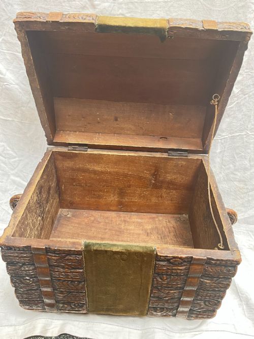 A DUTCH DOME TOPPED WOODEN BLACK FOREST STYLE BOX - ADDITIONAL PHOTO 6