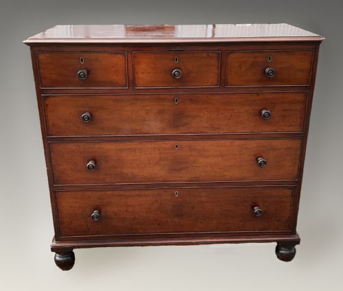 A Top Quality Victorian Chest of Drawers by Gillow.
