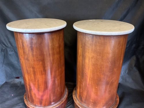 A CLOSELY MATCHED PAIR OF VICTORIAN CYLINDRICAL ENGLISH MAHOGANY BEDSIDE CABINETS C1860 - ADDITIONAL PHOTO 7