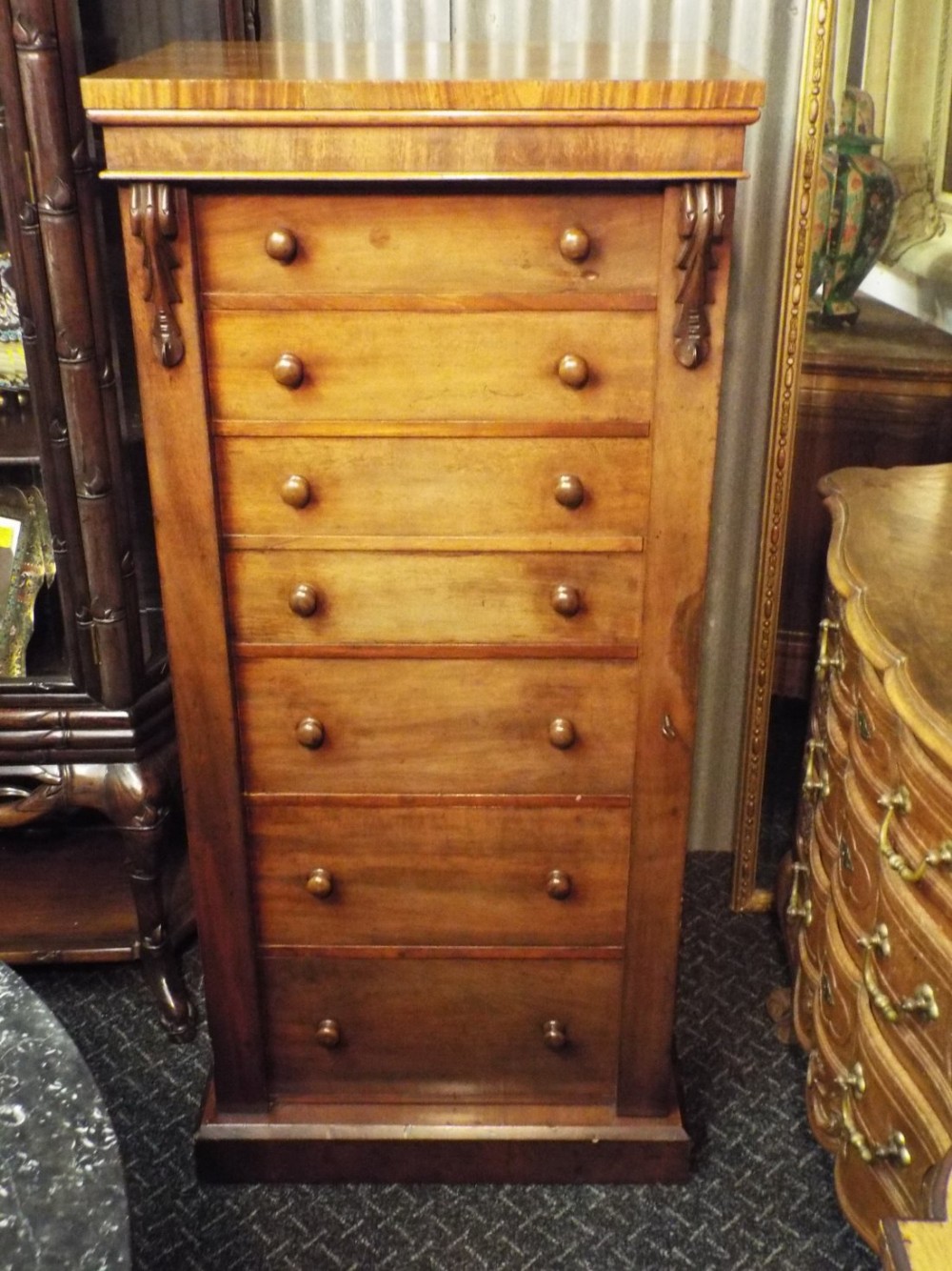Wellington chest