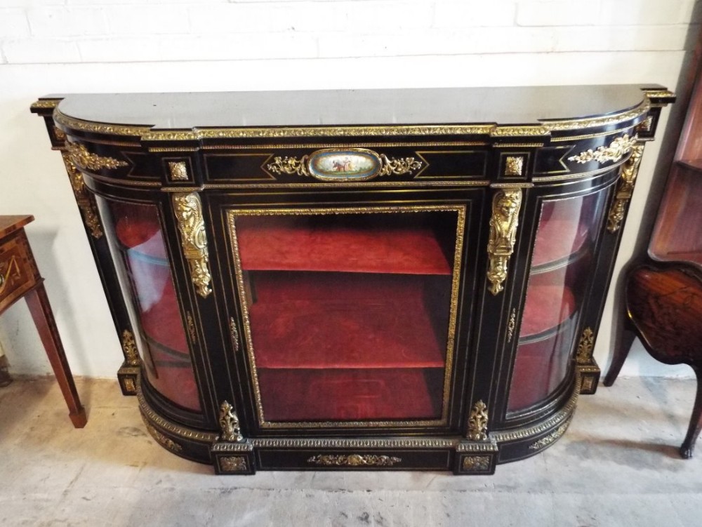 Credenza