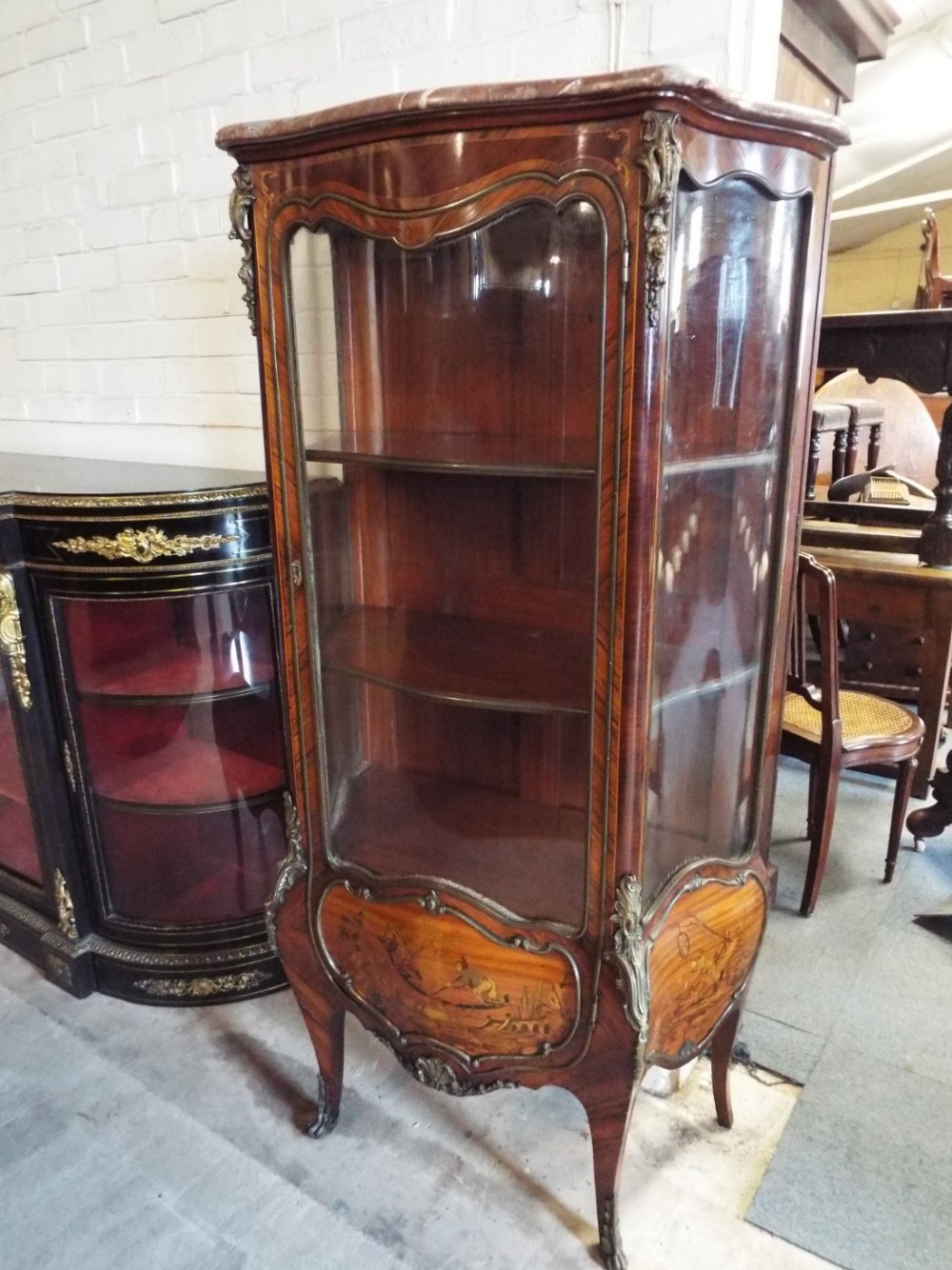 Display cabinet