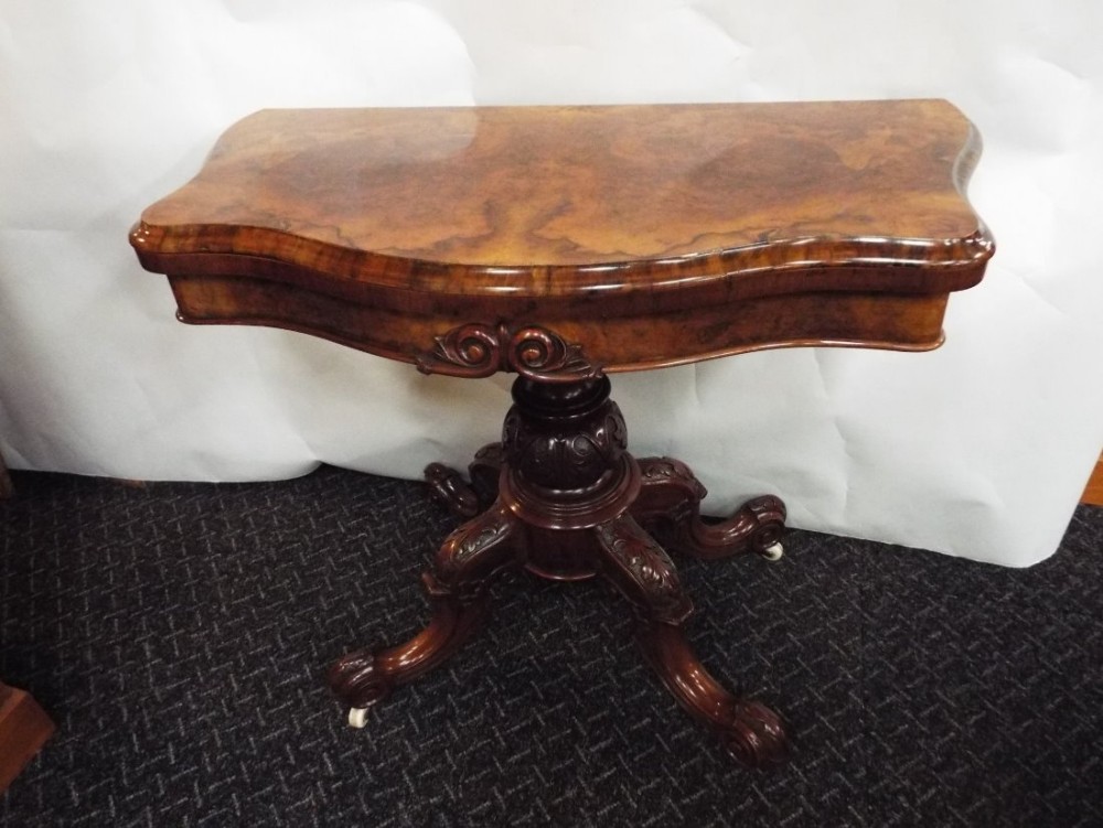Card table