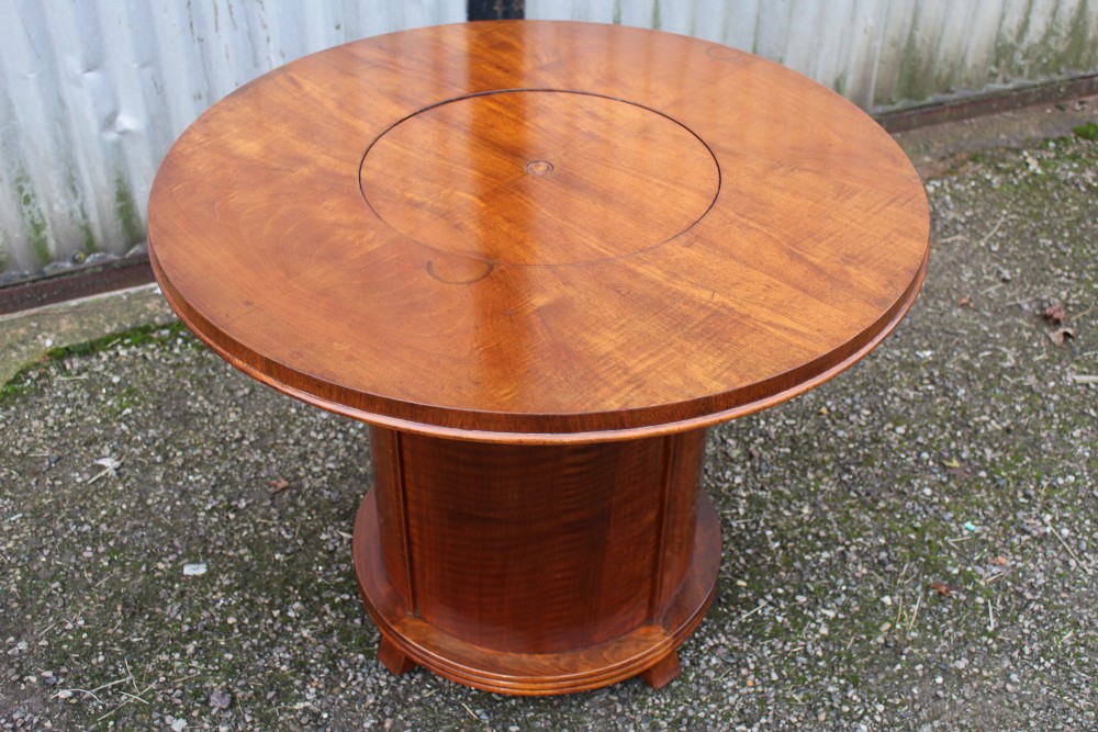 Cocktail cabinet