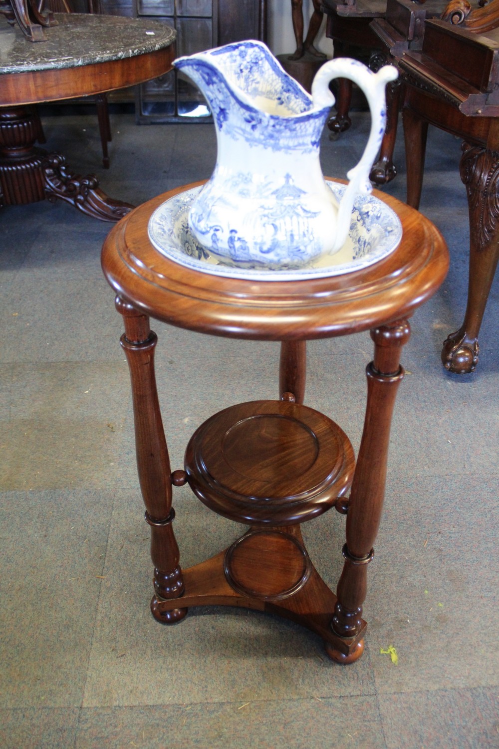 Jug and bowl stand