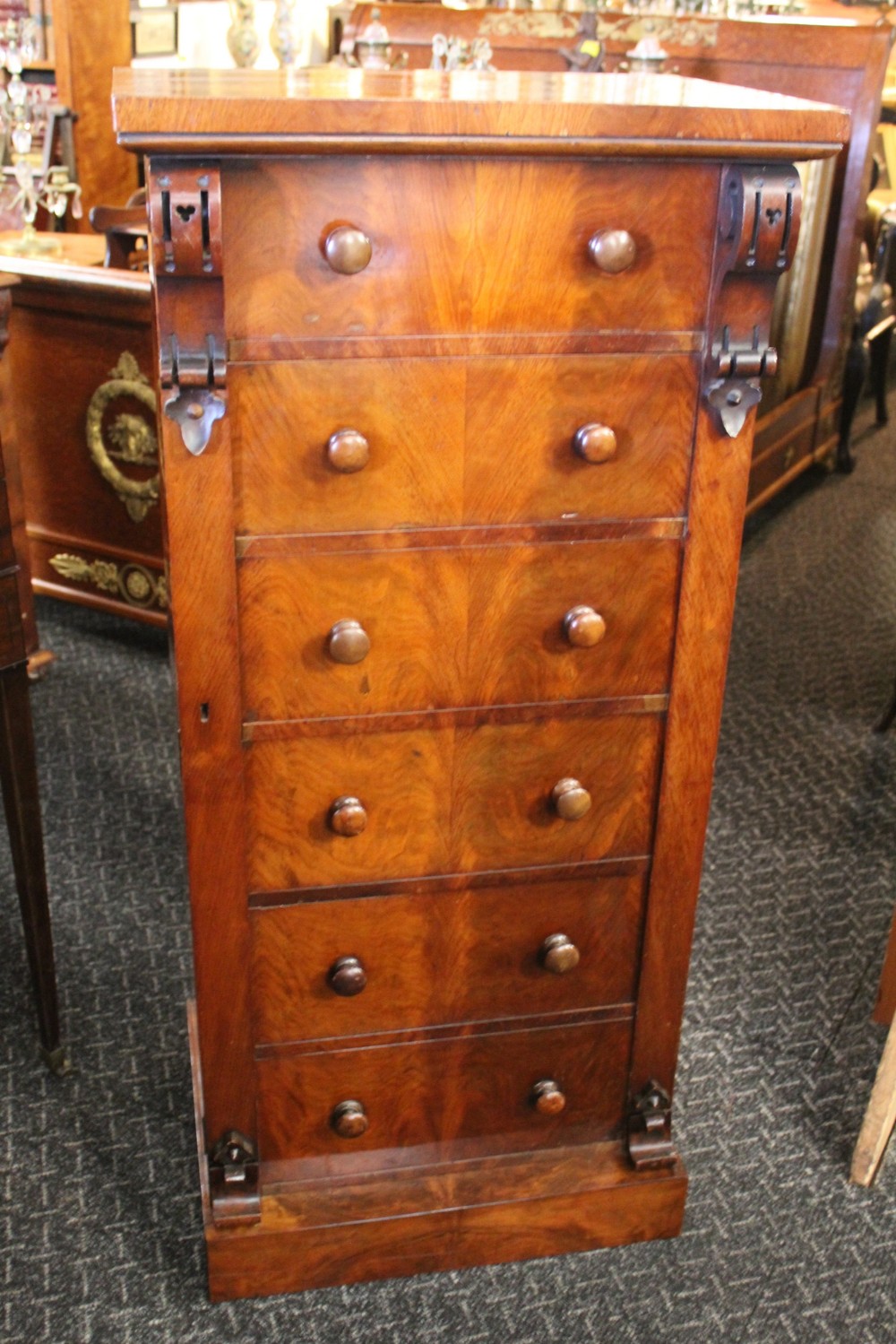 Wellington chest