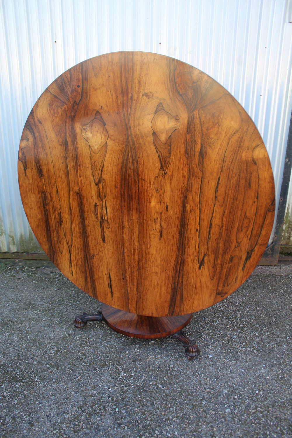 Looe table