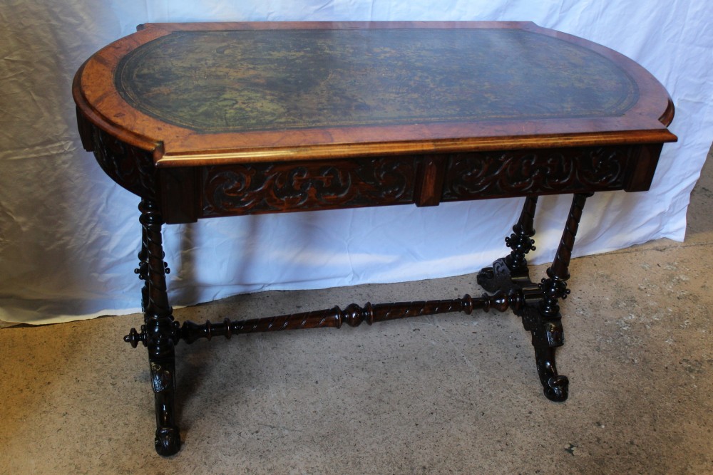 Writing table