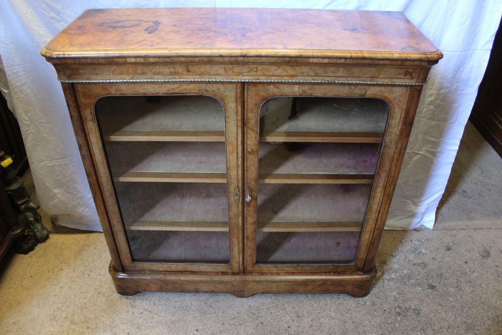 Pier cabinet