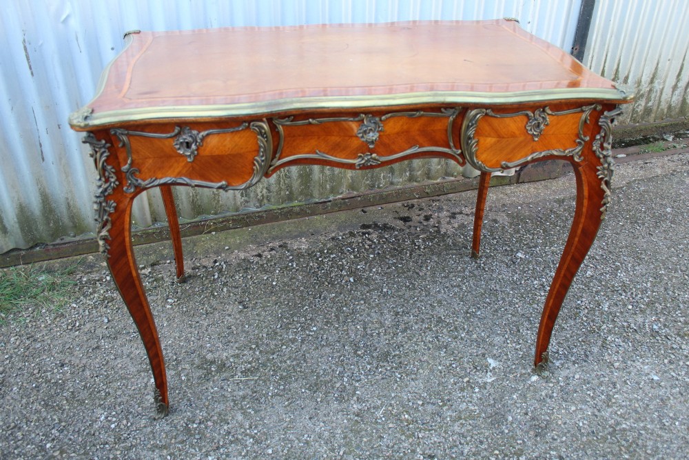 Bureau plat