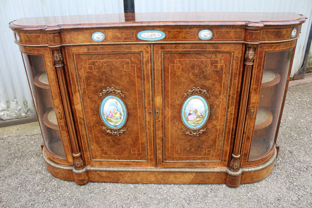 Credenza