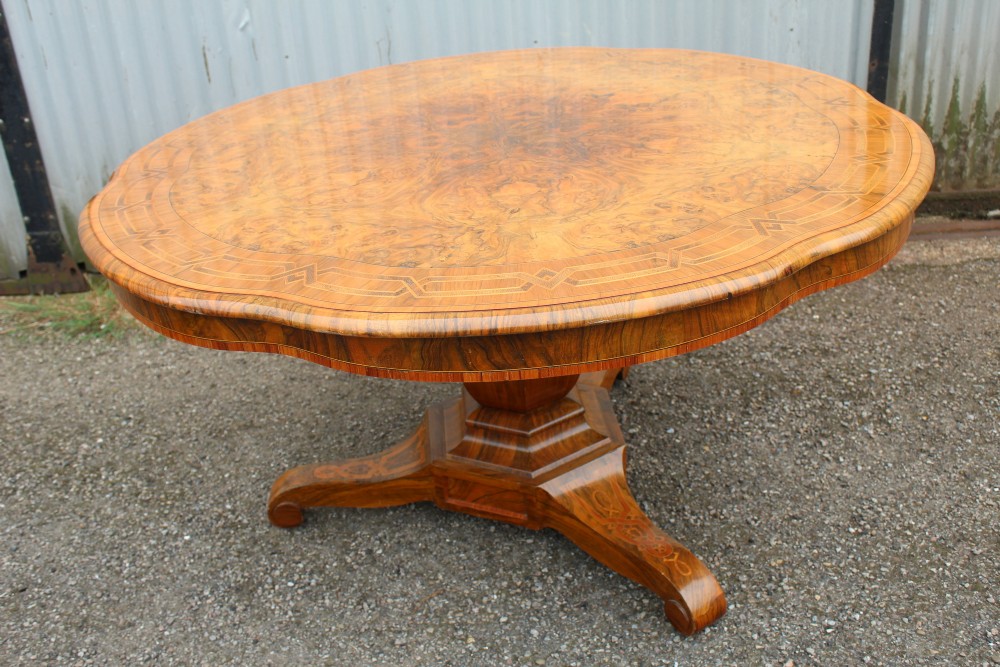 Looe table
