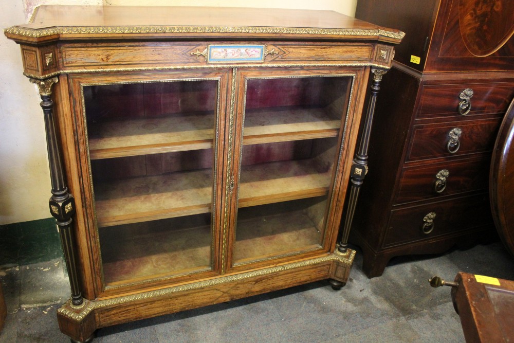 Pier cabinet