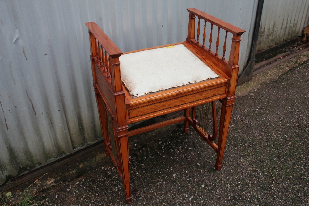 Music stool