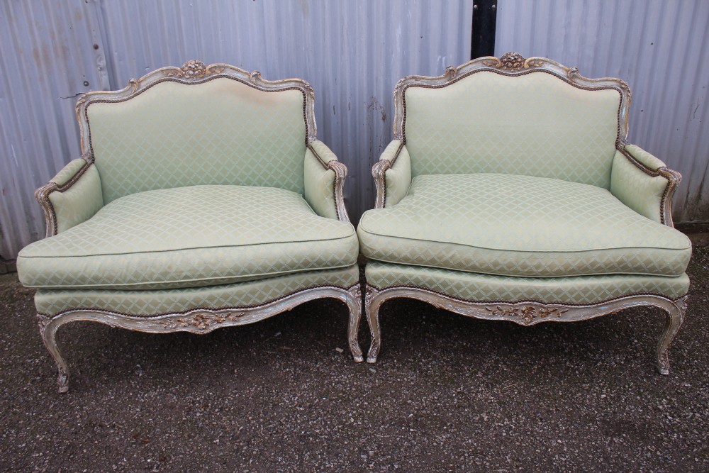 Pair settees