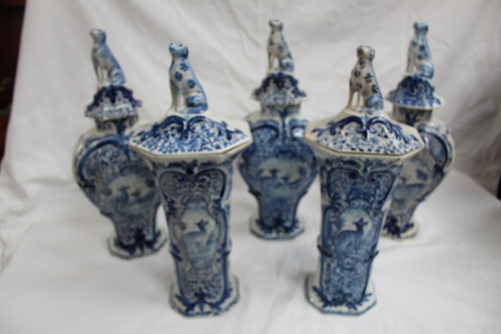Delft garniture