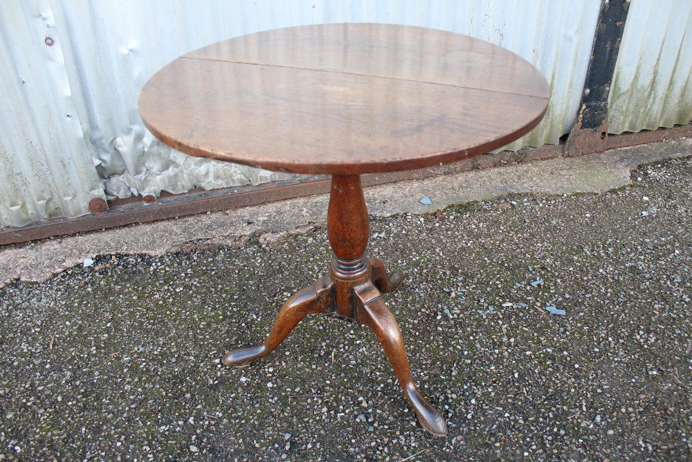 Occasional table