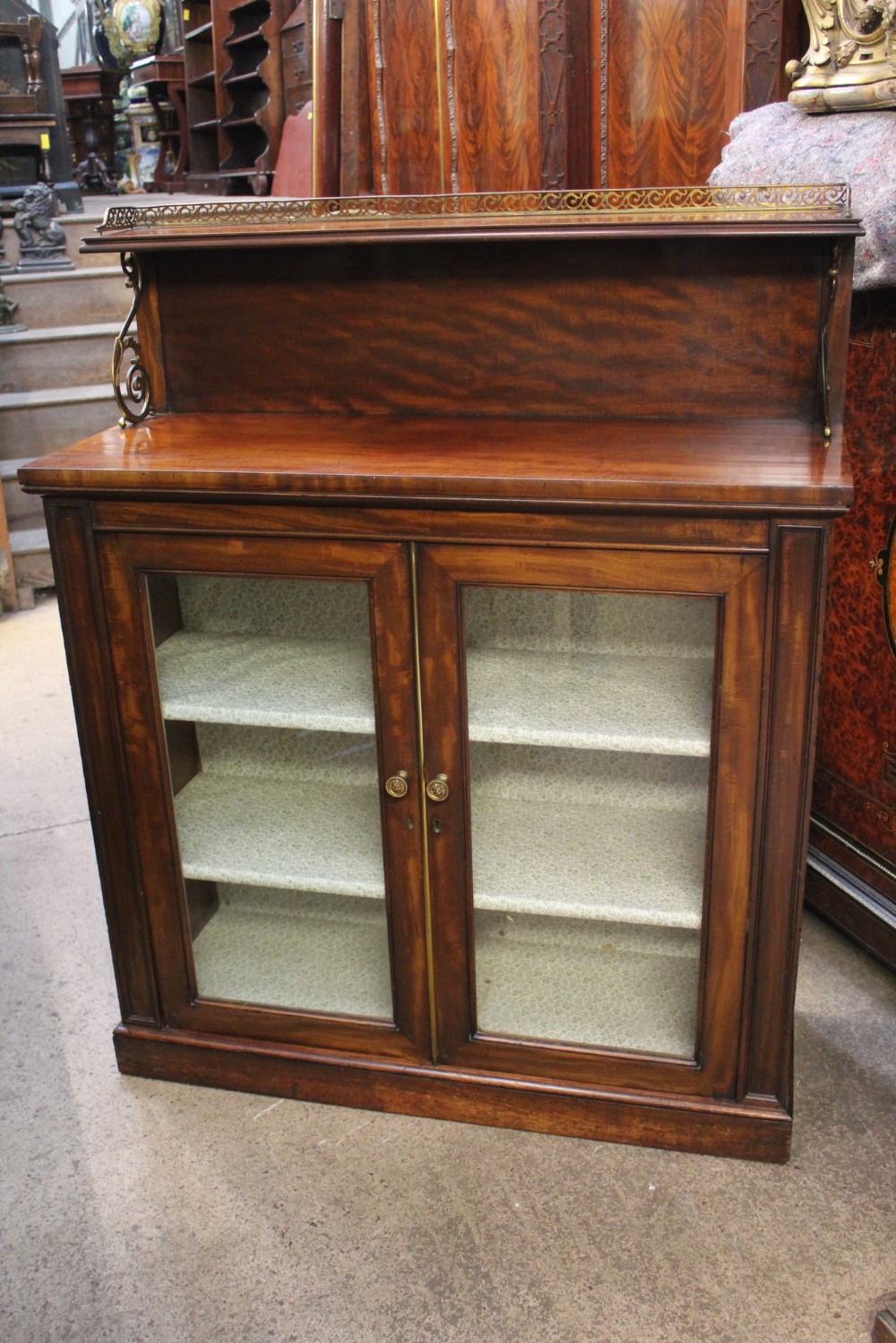 Chiffonier