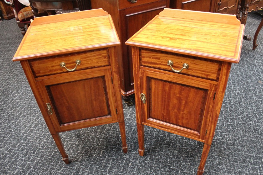 Pair of night stands