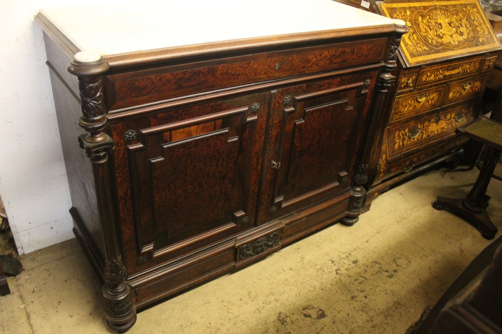 Side cabinet