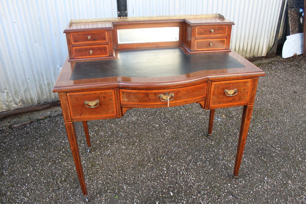 Inlaid writing table