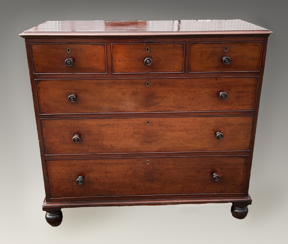 A top quality Victorian chest of Drawers by Gillow. 