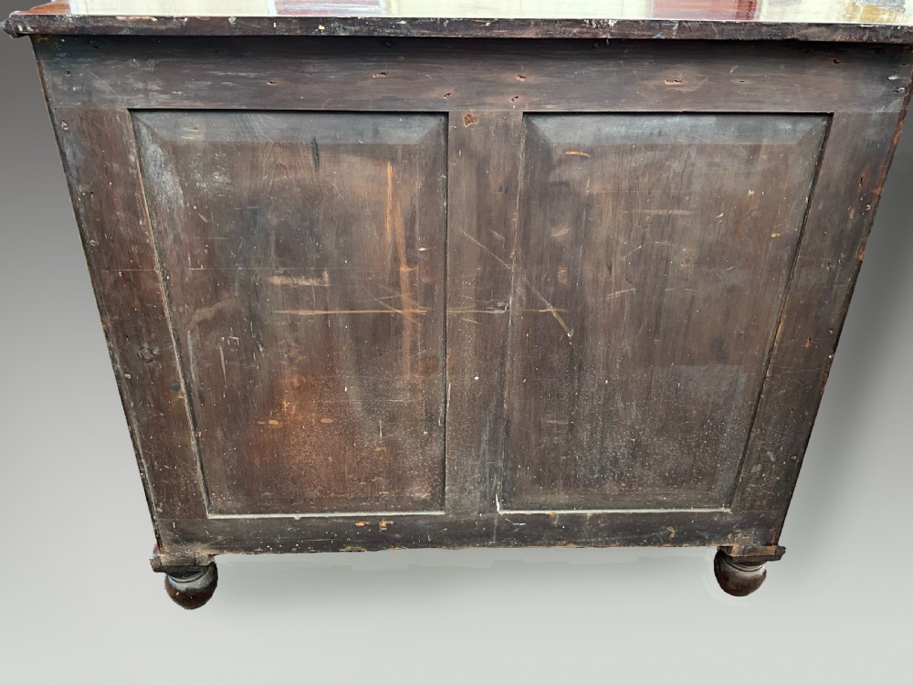 A top quality Victorian chest of Drawers by Gillow.  View VIII