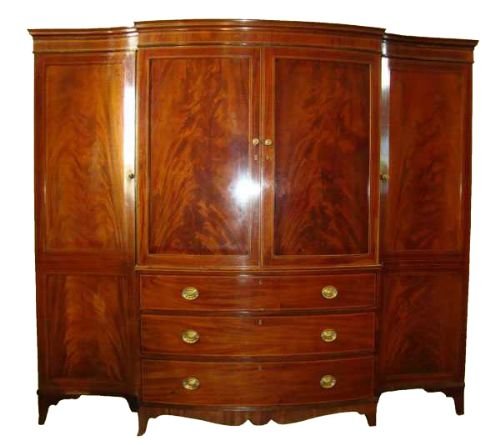 Very Fine Georgian London Made Bow-fronted Large Wardrobe