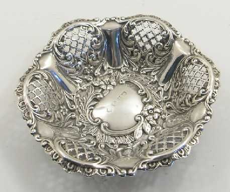 Pretty Victorian Fretted Silver Bonbon Dish. 1899.