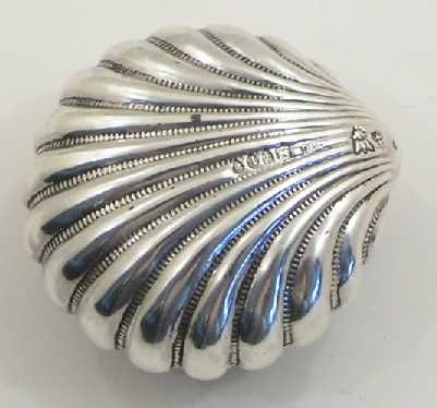 19th Century Silver Scallop Snuff Box. London 1894