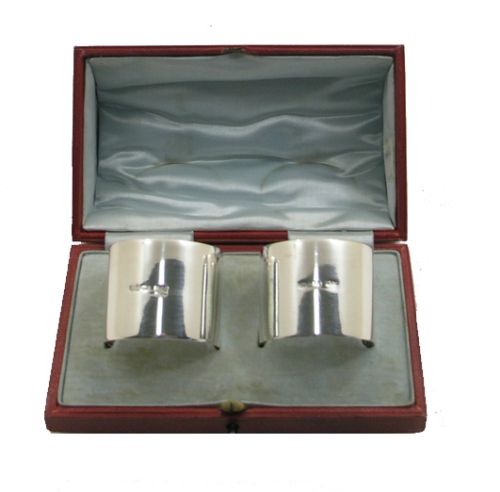 Fine Heavy Pair of Silver Napkin Rings. Chester 1914