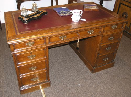 Good Quality Victorian Oak Double Sided Desk