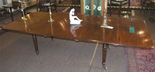 fig 1. GEORGIAN MAHOGANY GILLOWS EXTENDING DINING TABLE