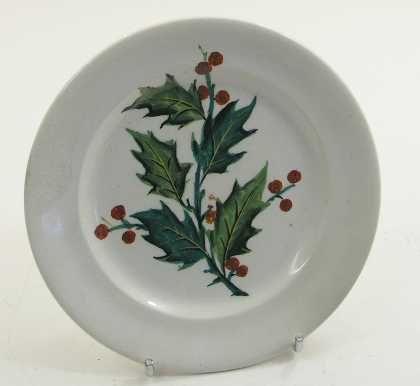 Very Rare Wemyss Ware Holly Decorated Plate