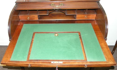 fig 1. GEORGE III MAHOGANY TAMBOUR CYLINDER BUREAU. C. 1780