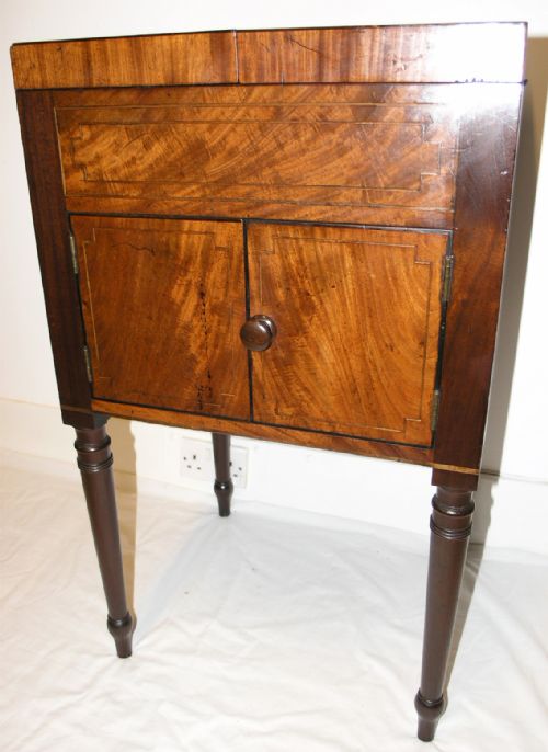 fig 1. GEORGIAN SCOTTISH MAHOGANY SQUARE WASHSTAND. C 1810