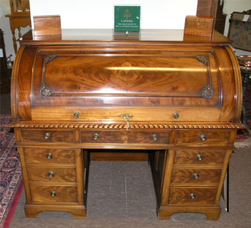 Fine Waring & Gillows Mahogany Roll Top Desk.