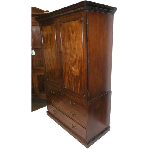 fig 3. GEORGE III CHIPPENDALE MAHOGANY LINEN PRESS. C. 1770
