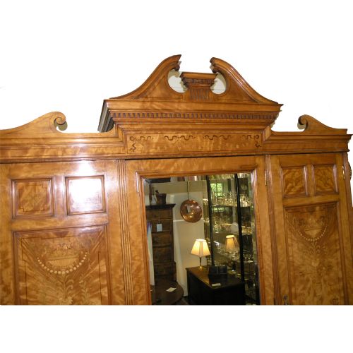 fig 2. SUPERB MAPLE & Co. LONDON SATINWOOD & MARQUETRY ROBE