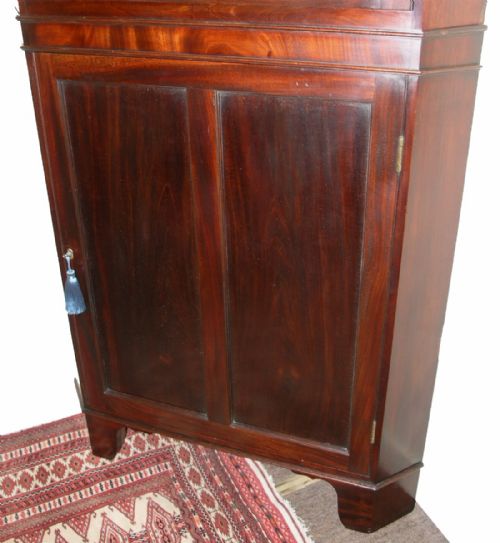 fig 1. FINE GEORGE III MAHOGANY DOUBLE CORNER CUPBOARD