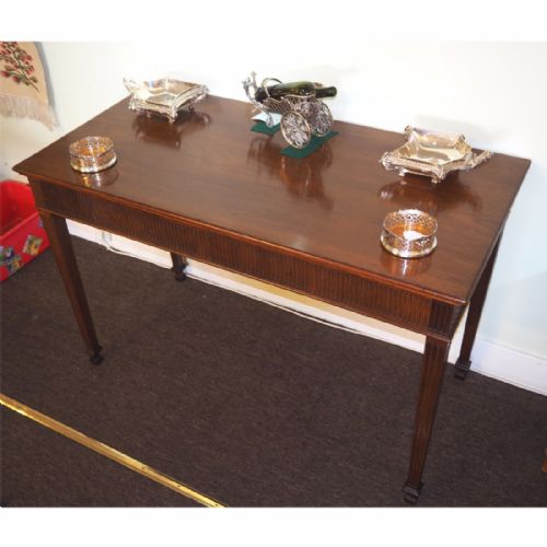 fig 1. 18th CENTURY GEORGE III MAHOGANY SERVING TABLE