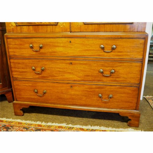 fig 1. NEAT SIZE GEORGE III MAHOGANY LINEN PRESS