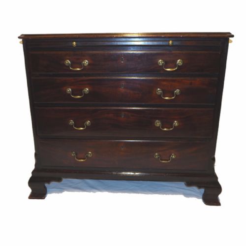 fig 1. NEAT SIZE EARLY GEORGIAN CHEST OF DRAWERS
