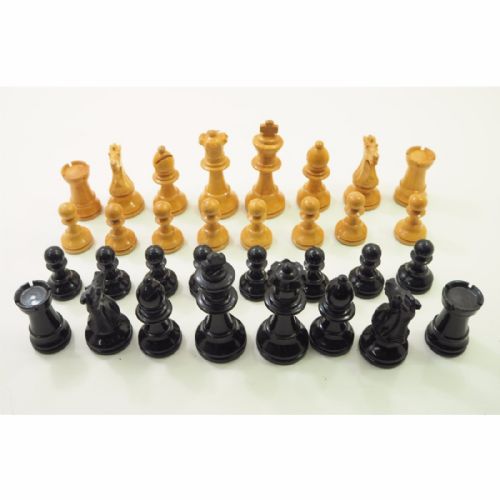Good Hardly Used Staunton Pattern Chess Set