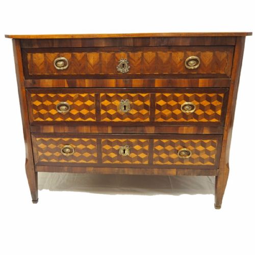 fig 1. 18th CENTURY CONTINENTAL PARQUETRY CHEST