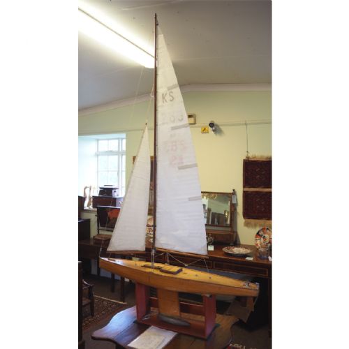 Large Edwardian Racing Pond Yacht