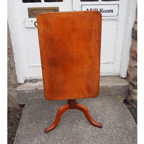 Georgian Scottish Mahogany Tripod Table