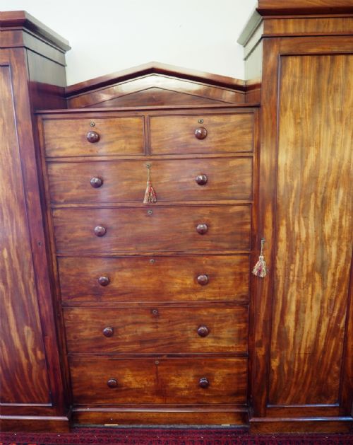 fig 3. GEORGIAN MAHOGANY BREAKFRONT WARDROBE